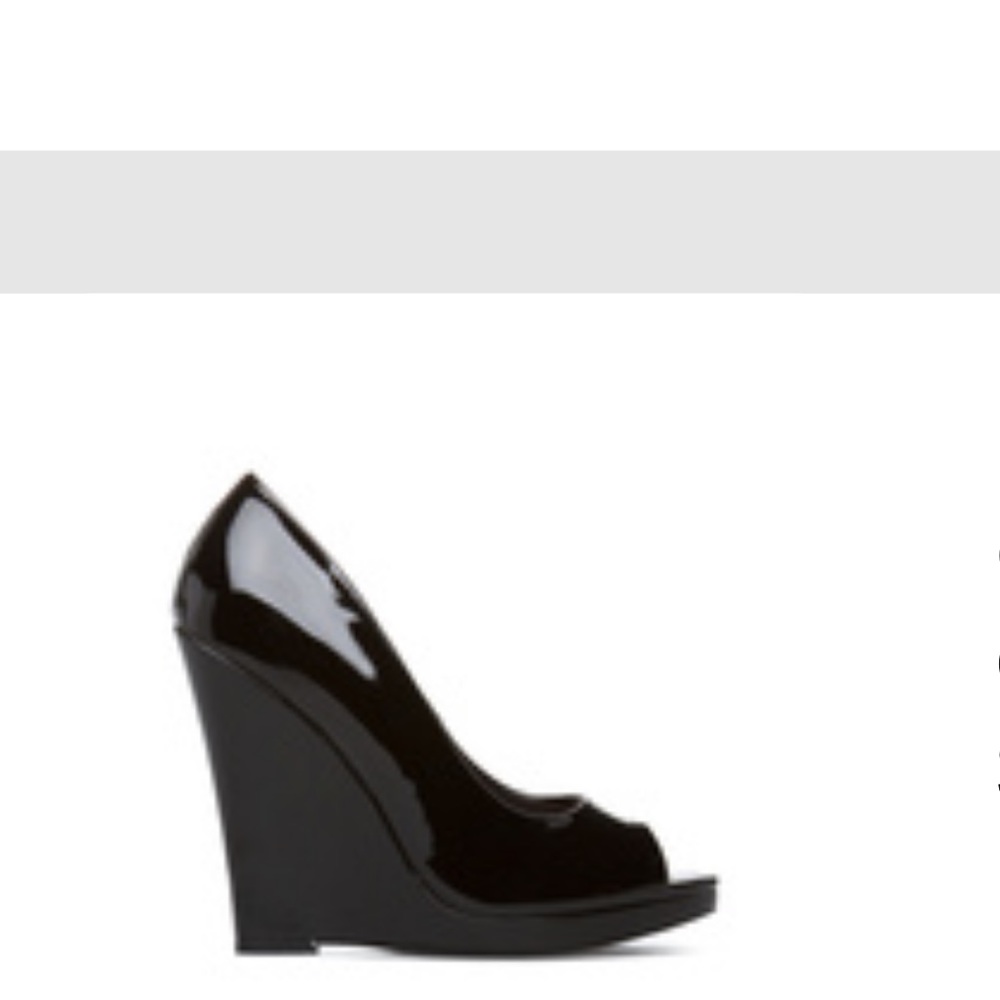 Black Pump heels, brand new